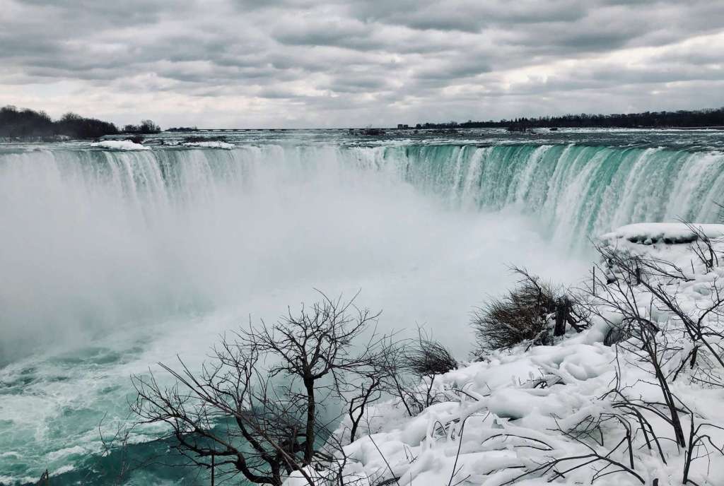 niagara fall canada winter