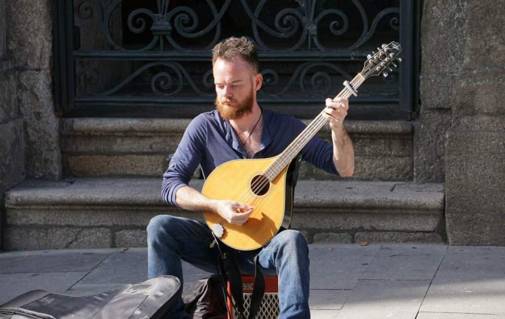 fado music street performer