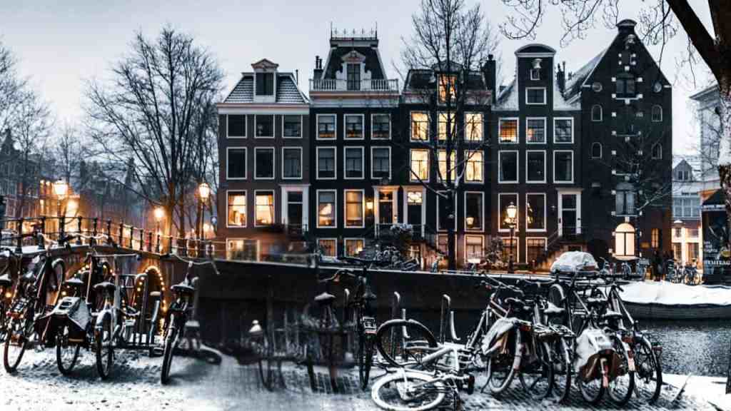 amsterdam biking in winter